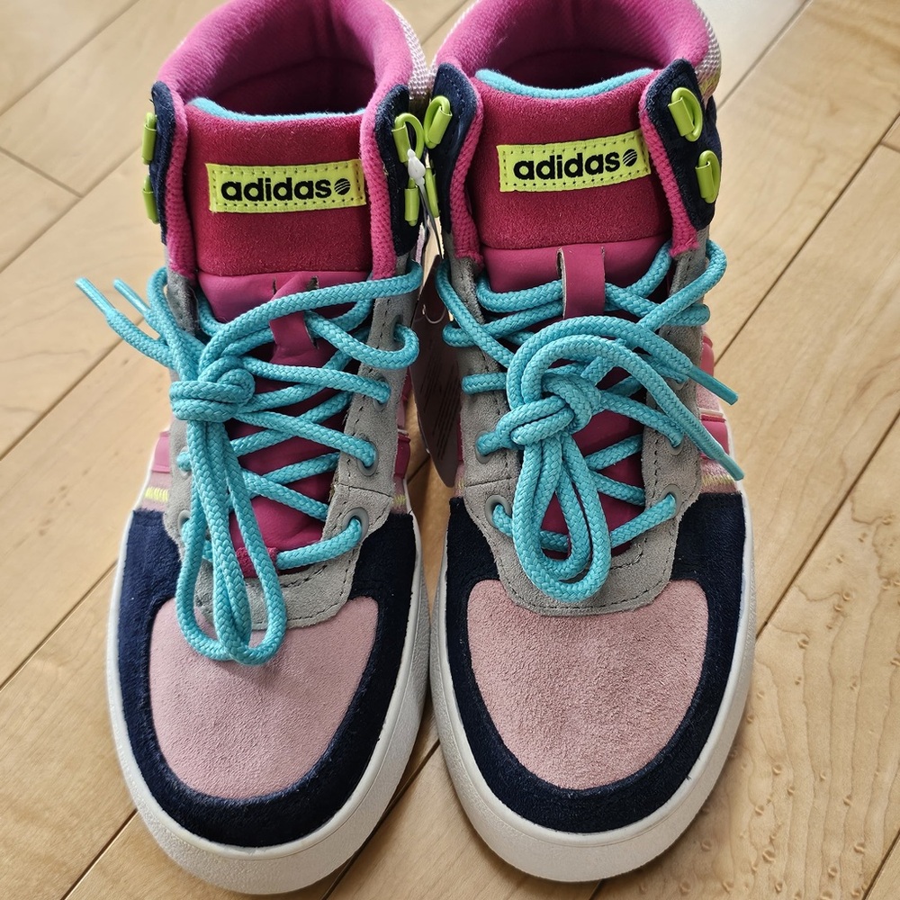 🌻Brand new Adidas Pink and Blue Sneakers with Cushioned Sole